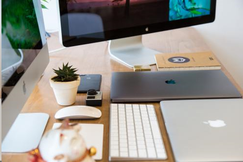 如何制作專業(yè)的企業(yè)網(wǎng)站？